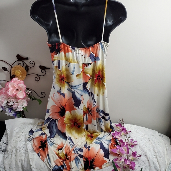 Summer Dress with a spaghetti strap - Picture 4 of 6